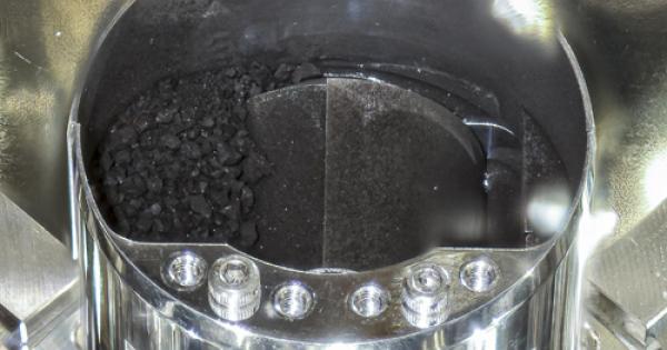 Японски планетолози за пръв път извлякоха и изследваха първични органични