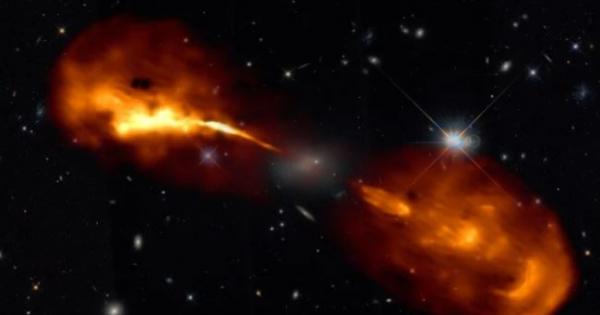 Мрежа от телескопи взираща се в дълбокия Космос в продължение