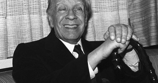 Аржентинският писател есеист и поет Хорхе Луис Борхес е считан