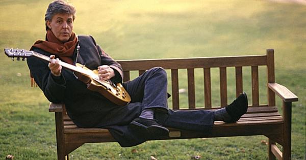 Дългогодишният съюзник на животните и посланик на PETA сър Пол