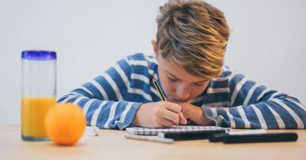 Дислексията е разстройство което затруднява четенето писането и дешифрирането на