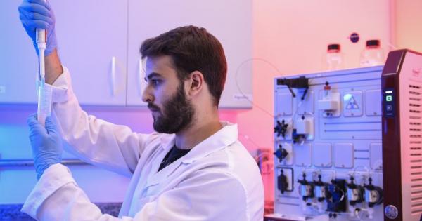 Четвърта доза от коронавирусна ваксина не дава много допълнителна защита