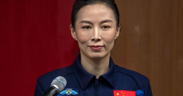 41 годишната Ван Япин се превърна в първата китайка която излиза