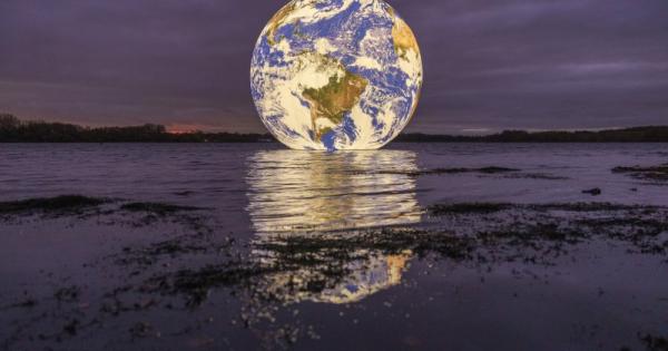 Британският артист Люк Джерам показа нова арт инсталация в английския