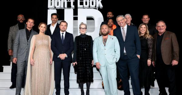 Статията изследва умората ни от рискове и загуба в симулакрума