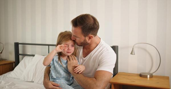 Възрастният по лесно може да разпознае симптомите на стреса и да