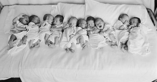 Жена от Южноафриканската република ЮАР роди седем момченца и три