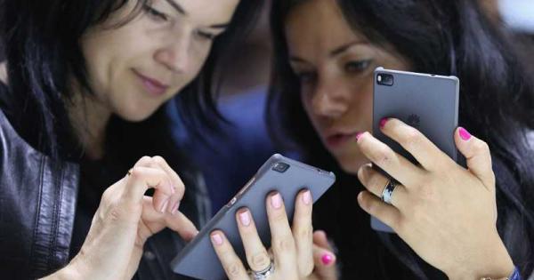 Потребителите трябва да изхвърлят своите китайски смартфони и повече да