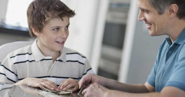 Защо малкият ученик трябва да получава джобни колко и как