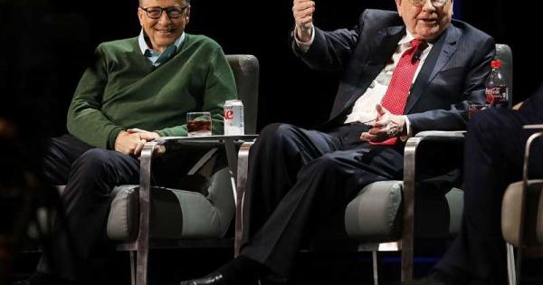 Mултимилиардерите Бил Гейтс и Уорън Бъфет са близки приятели от