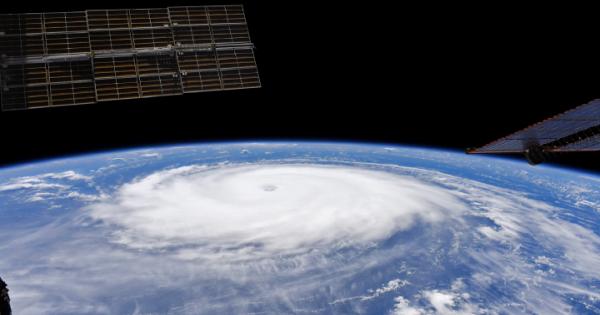 Човек рядко получава шанса да надникне в сърцето на ураган