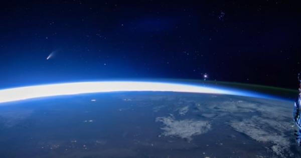 Видео показва красотата на кометата NEOWISE от борда на Международната