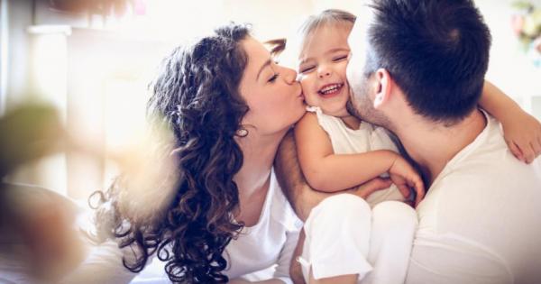 Ласките и докосването са нужни на детето и гарантират доброто