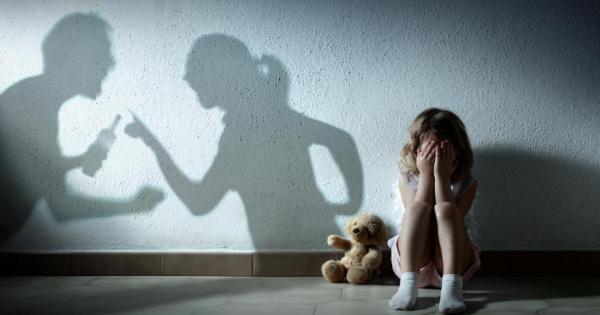 Децата тежко понасят развода но това не бива да е