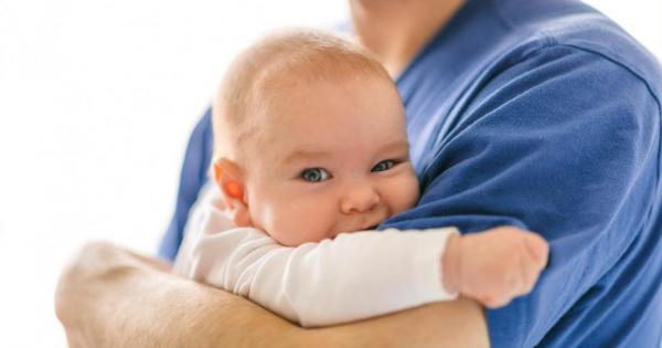 Вярно ли е че още от утробата бебето чува А