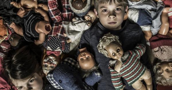 Новите серии на куклите Барби влизат в тон със съвременния