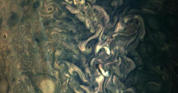 На около 780 млн км от заразената с коронавирус Земя