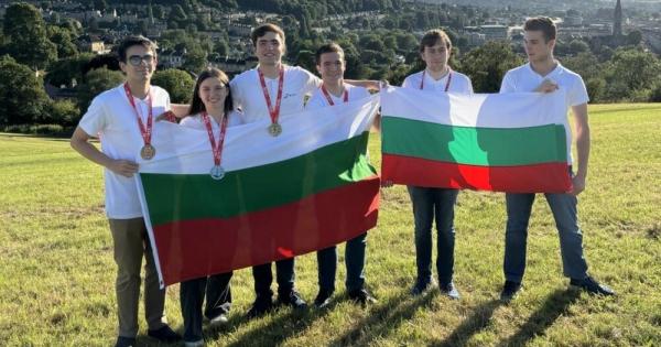 Най добрите български ученици по математика спечелиха 5 медала с участието