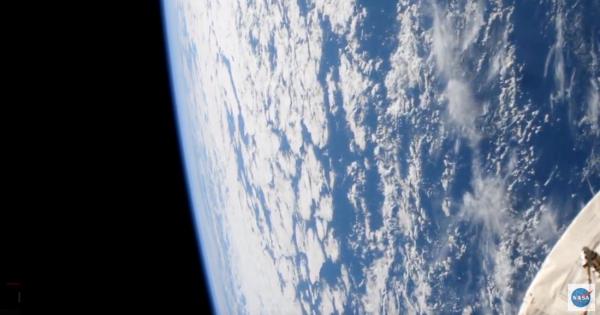 Самолетните компании по света преустановиха полетите си Страните затвориха границите