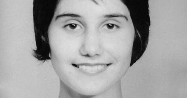 На 4 декември 1979 г ненавършила 18 години Петя Дубарова