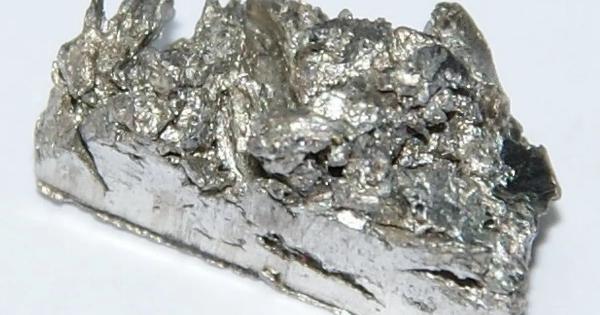 Когато квантовите физици определят нещо като странно знаем че то