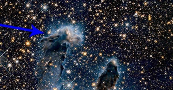 Култовата фотография Стълбовете на сътворението на NASA и ESA направена