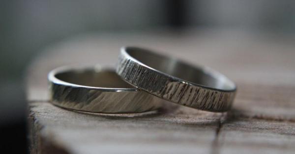 1 Първо Истинската любов не е тази която издържа дълги