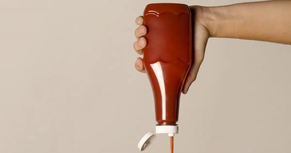 Двама учени от Оксфордския университет разрешиха вековната загадка защо кетчупът