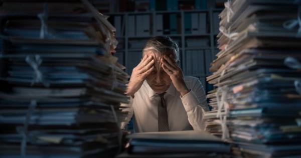 В късните часове на петъчната вечер звъня по Zoom на