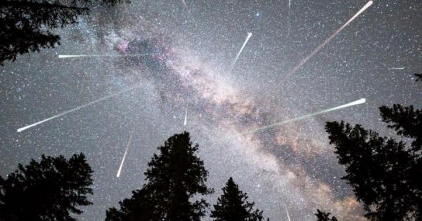 Тази нощ е пикът на Персеидите -  най-добрият за наблюдаване метеорен