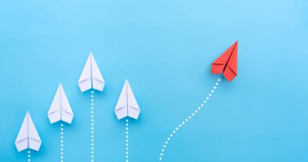 Една искра промъкнала се в мрака може да разпали силен