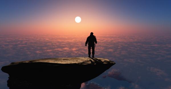 Един човек се изкачвал по някаква планина Изкачването било доста