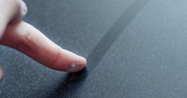 Съдържанието на домашния прах в който има хиляди живи организми