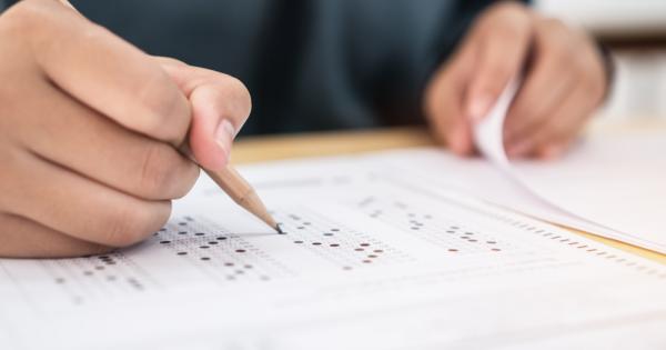 1 В кое от изреченията НЕ е допусната грешка А Председателят