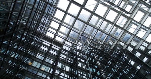 Статията изследва връзката между климата климатичните промени строителството и използването