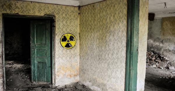 Днес, 34 години след инцидента в Чернобил, ядреният реактор продължава