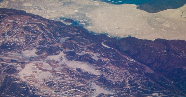 Ново проучване установи че Гренландия потъмнява заради липсата на снежни