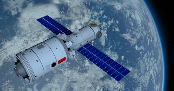 Двама от тайконавтите на Китай намиращи се на борда на