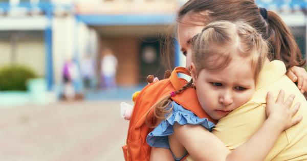 Теорията на привързаността произлиза от работата на психиатъра и психоаналитик Джон Боулби и е психологическа еволюционна