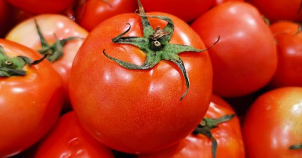 Доматите в супермаркета изглеждат перфектно Но радостта изчезва още с