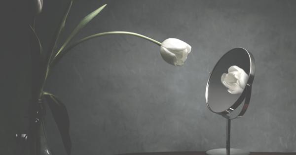 Ето каква е изненадващата истина докато наблюдавате отражението си в