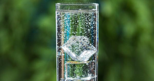 Газираната вода може да бъде газирана естествено или чрез добавен