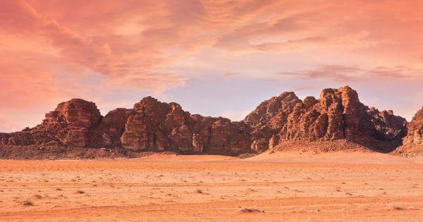 Радарите на китайския марсоход Чжужун откриха 16 неправилни геоложки клина