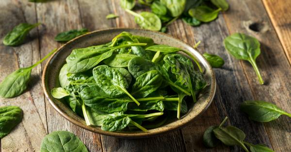 Яденето на повече спанак и други зелени листовидни зеленчуци може