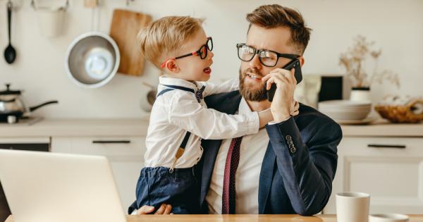 Говорите разпалено по телефона или най сетне сте се видели с