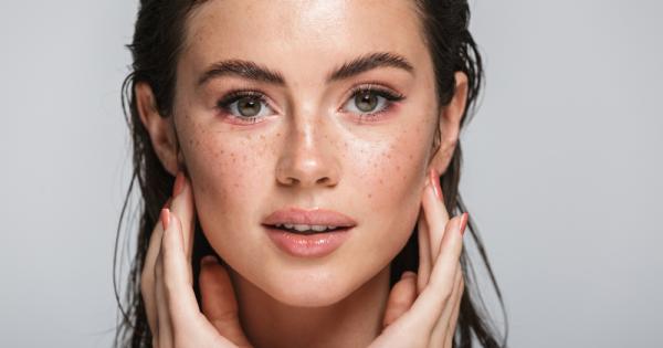 Останете сутрин една минута по дълго пред огледалото и разгледайте внимателно