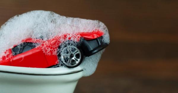 Периодичното почистване на детските играчки е важно защото тези безобидно