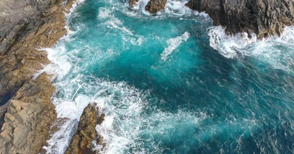 Водите в Световния океан се намират в непрестанно движение посредством