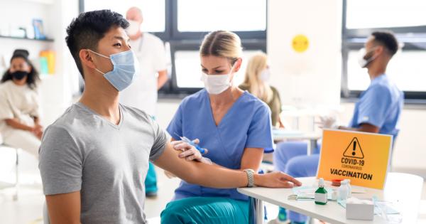 Две различни проучвания демонстрират положителните ефекти от ваксинацията срещу COVID 19 върху