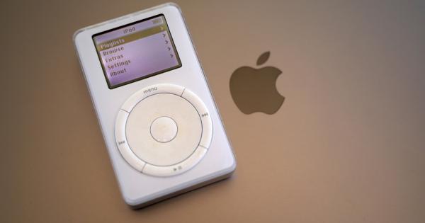Американският технологичен гигант Apple обяви че прекратява производството на музикалния